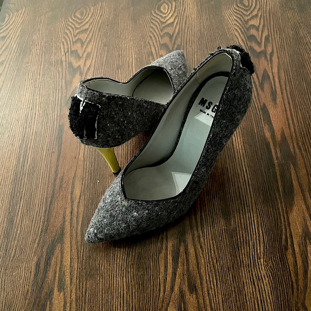 Msgm V Shape Pump - image 1